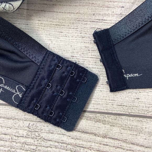 Jessica Simpson Full Coverage Lightly Lined Adjustable Strap Expandable Bra - Picture 6 of 15